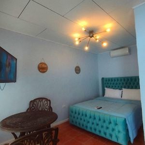 Habitación Estándar con Cama Queen